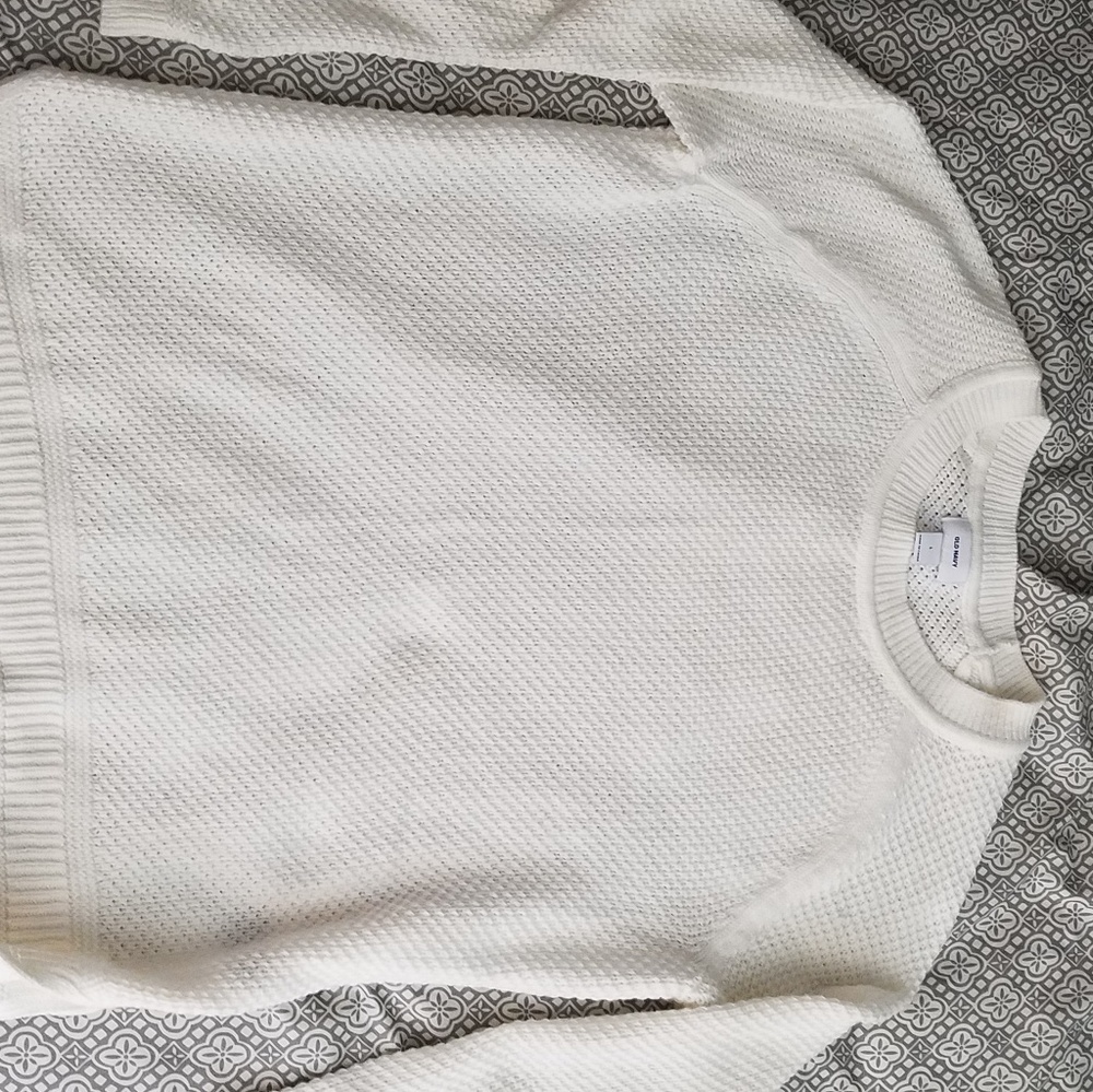 Brand new Old Navy crocheted sweater